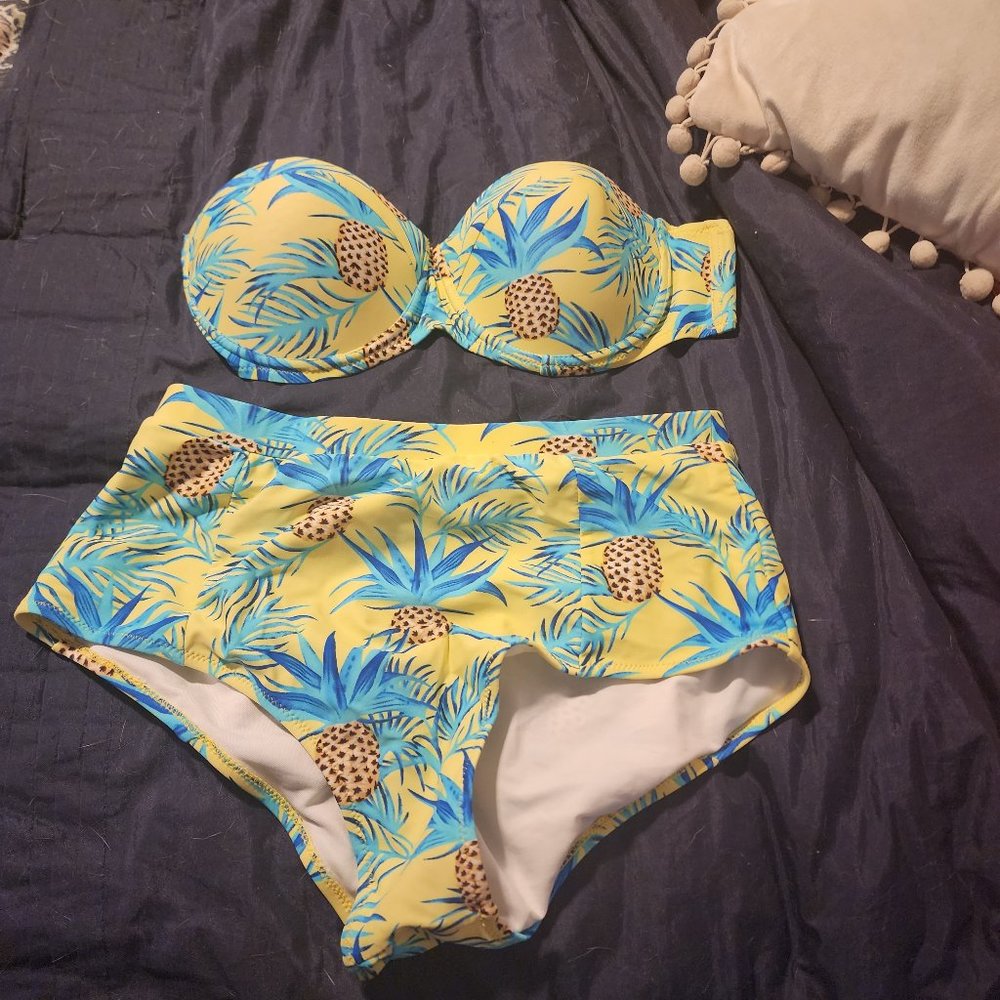 Strapless high waisted pineapple bikini